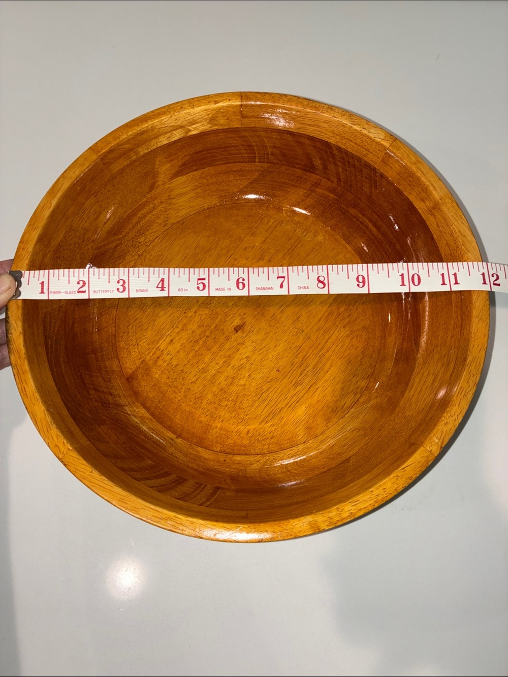 WOODEN BOWL GUC Source Unknown Two-Tone Attractive Serving Bowl in Honey & Brown